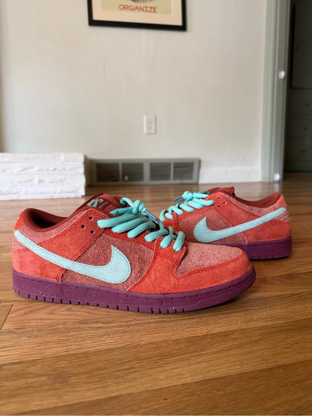 Nike SB Dunk Low - Mystic Red - Picture 1 of 7